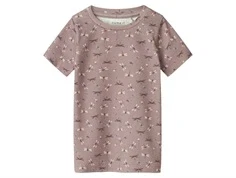 Lilla kortærmet t-shirt med print af små guldsmede fra Name It 13246999 purple dove